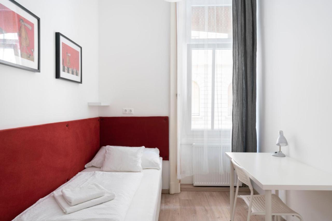 Vajda 15 Hostel Boedapest Buitenkant foto