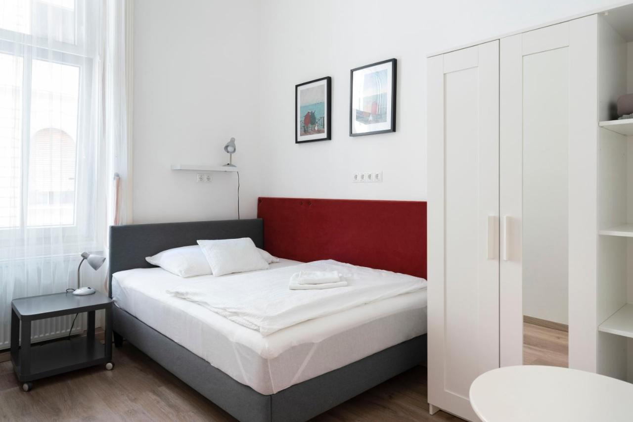 Vajda 15 Hostel Boedapest Buitenkant foto